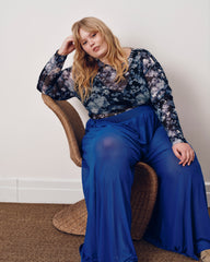Thames Fog Top - Tumbling Bouquet Print