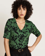 Lily Liquid Jersey V-Neck Stovepipe Tee - Green Sgraffito Print