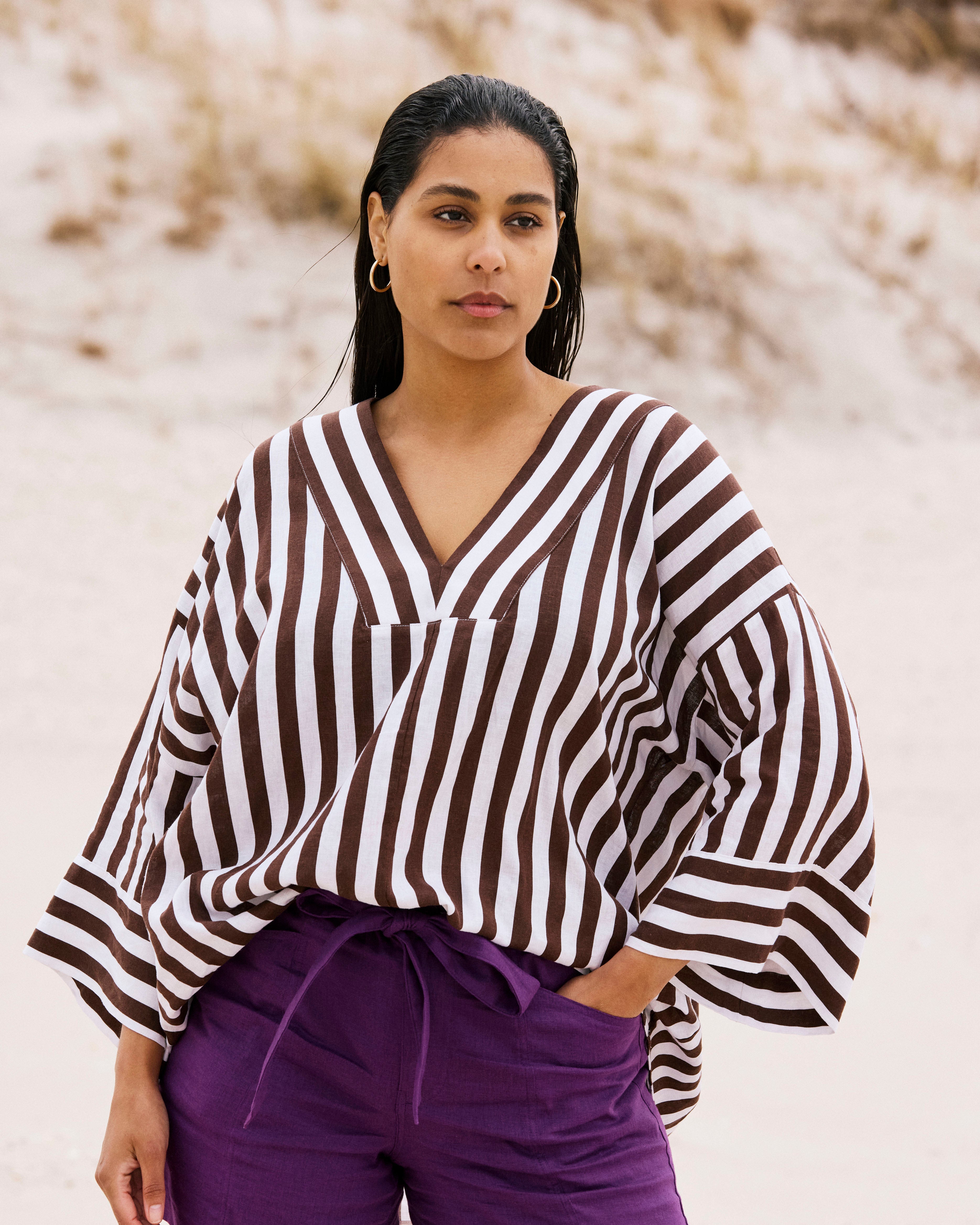 Elio V-Neck Linen Blend Top - Peppercorn Stripe