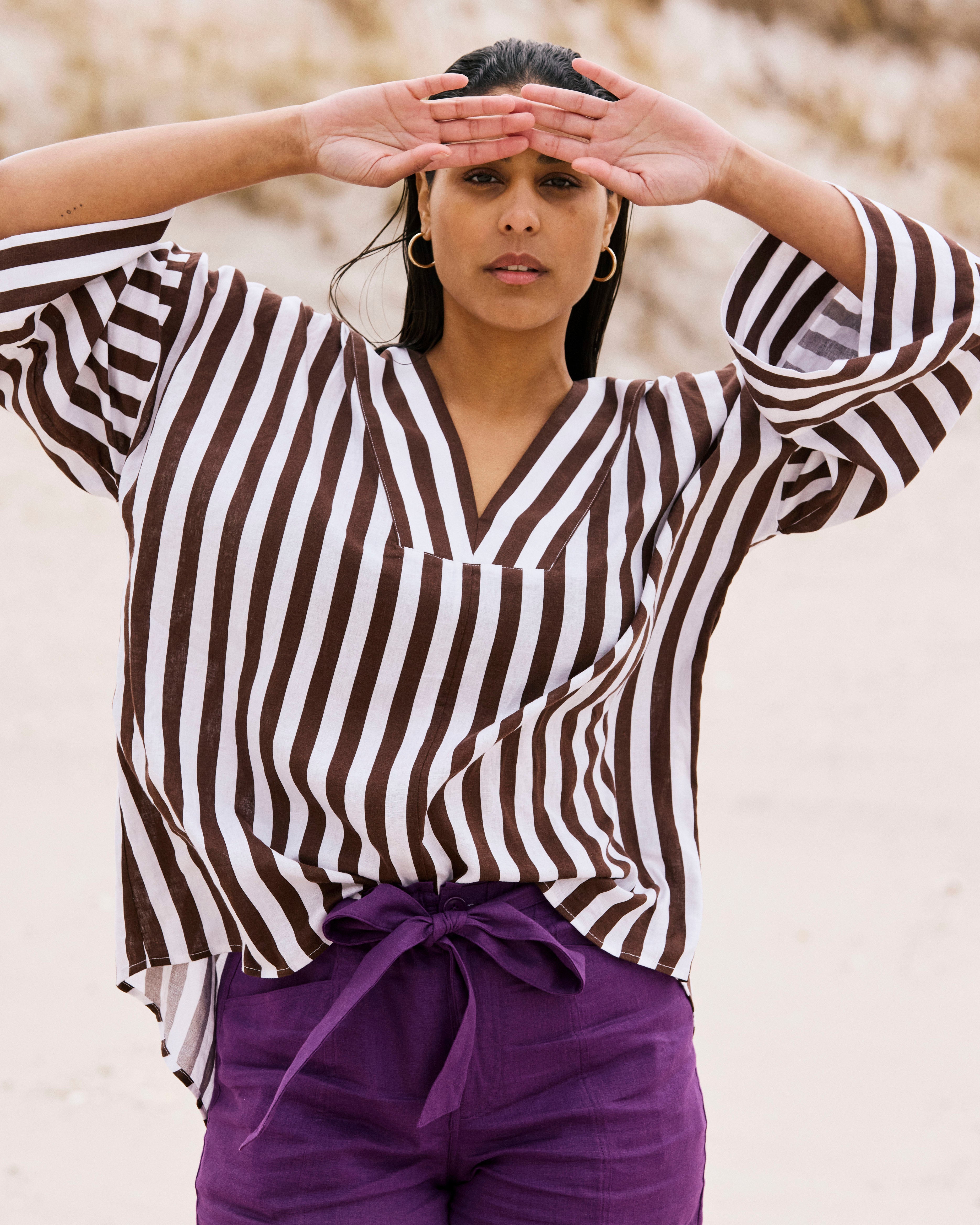 Elio V-Neck Linen Blend Top - Peppercorn Stripe
