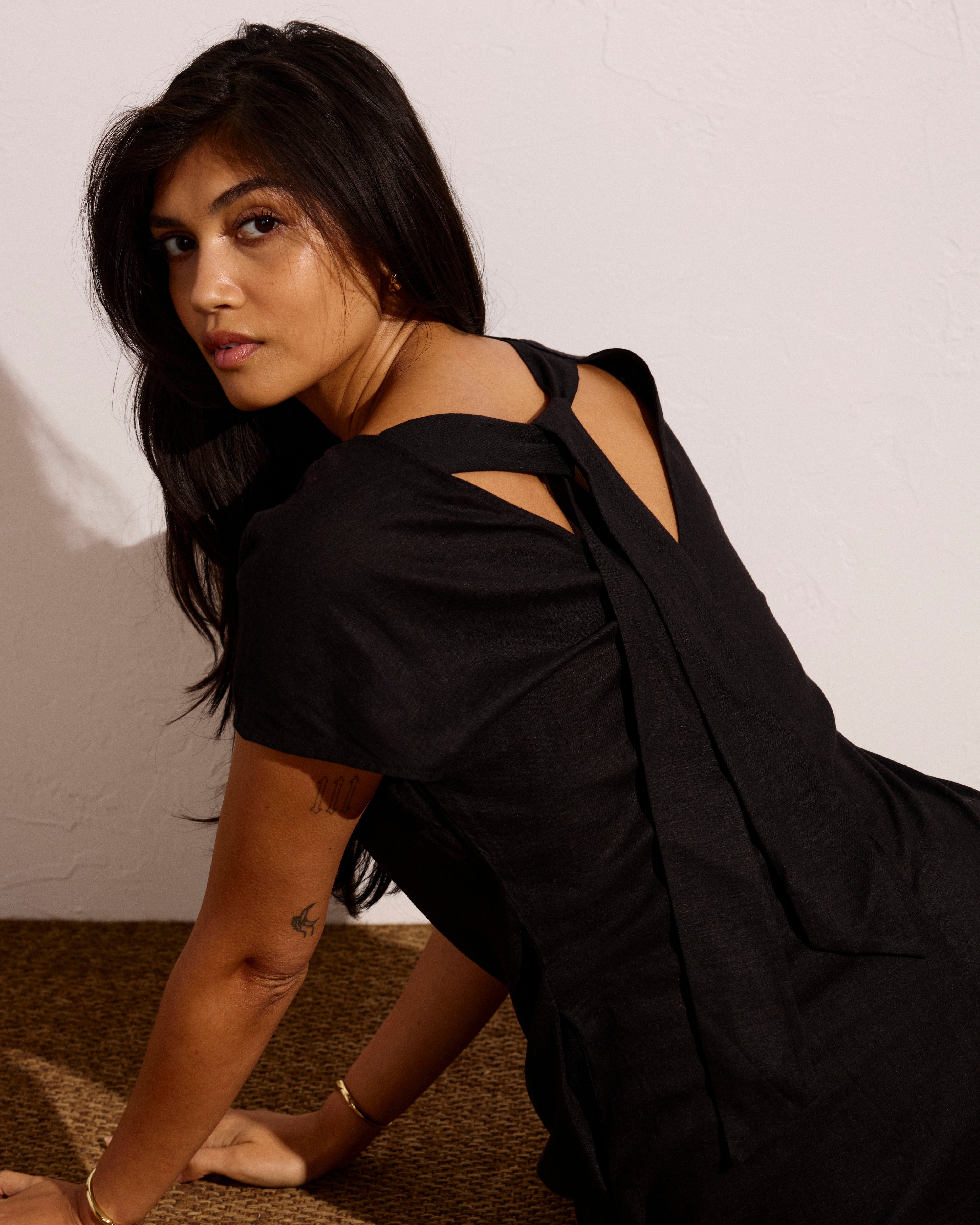 Louvre Bow Back Linen Blend Dress - Black
