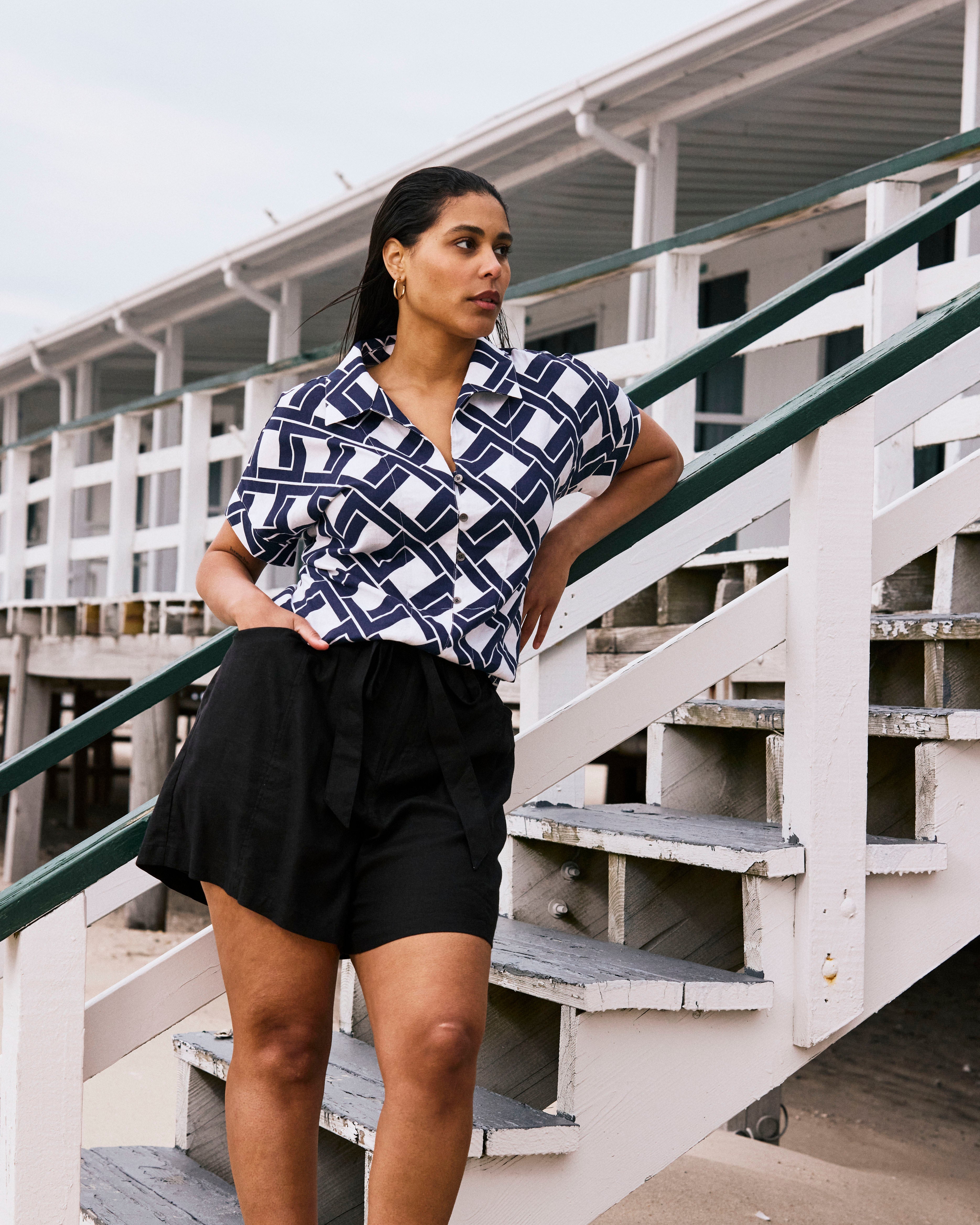 Sandy Short Sleeve Stretch Linen Blend Shirt - Geometrica Print