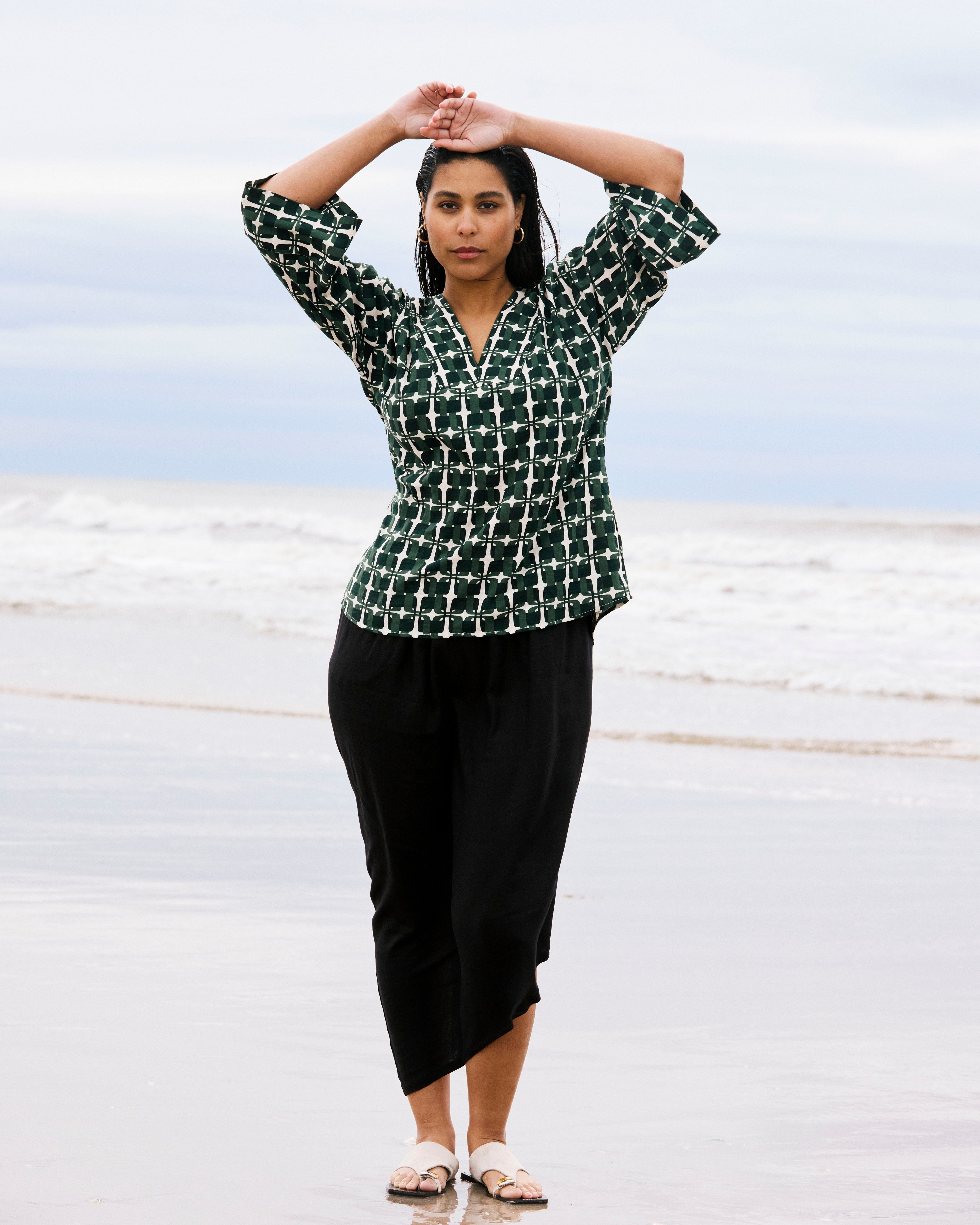 Elio V-Neck Linen Blend Top - Green Trellis Print