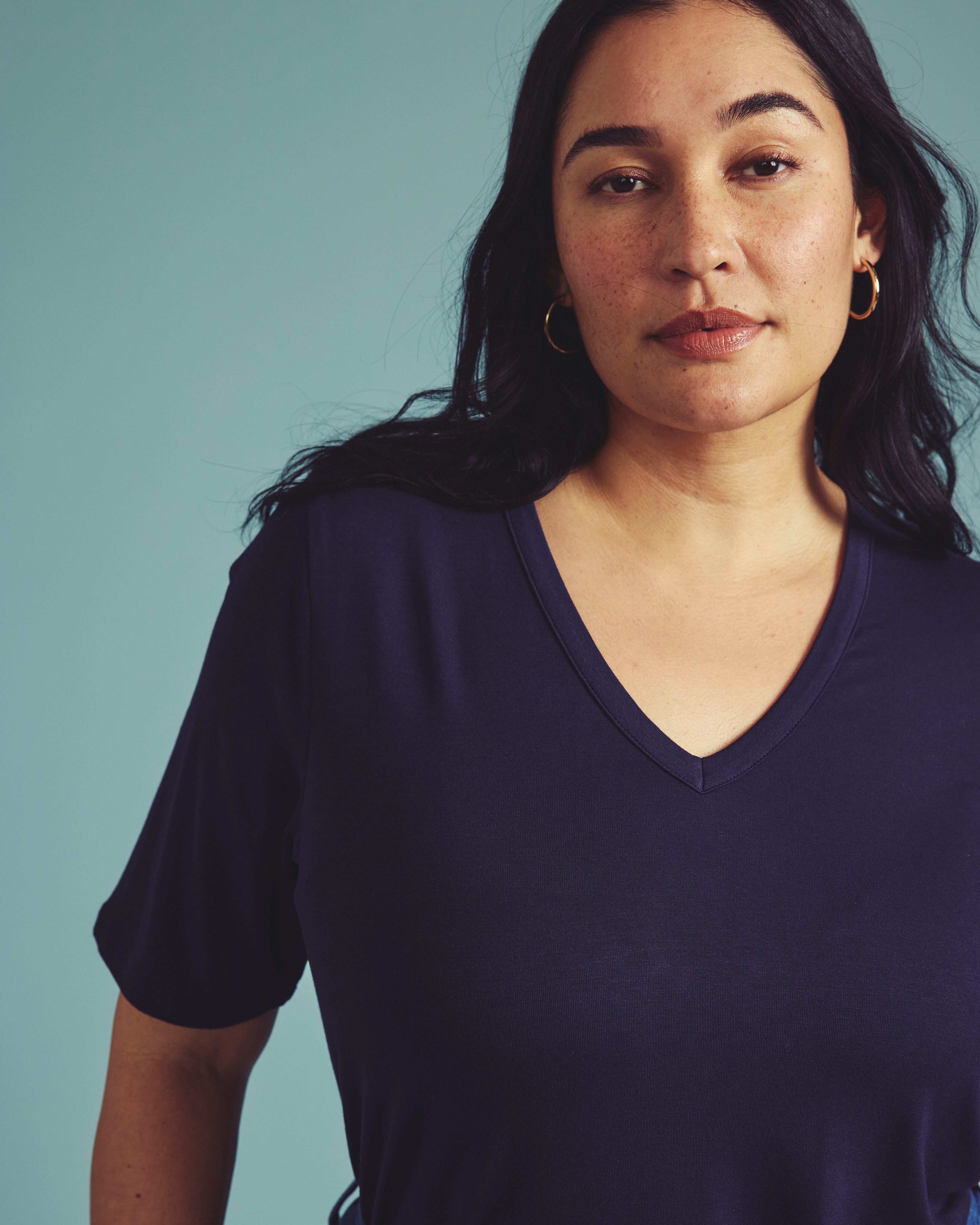 Lily Liquid Jersey V-Neck Stovepipe Tee - Midnight