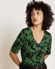 Lily Liquid Jersey V-Neck Stovepipe Tee - Green Sgraffito Print