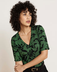 Lily Liquid Jersey V-Neck Stovepipe Tee - Green Sgraffito Print