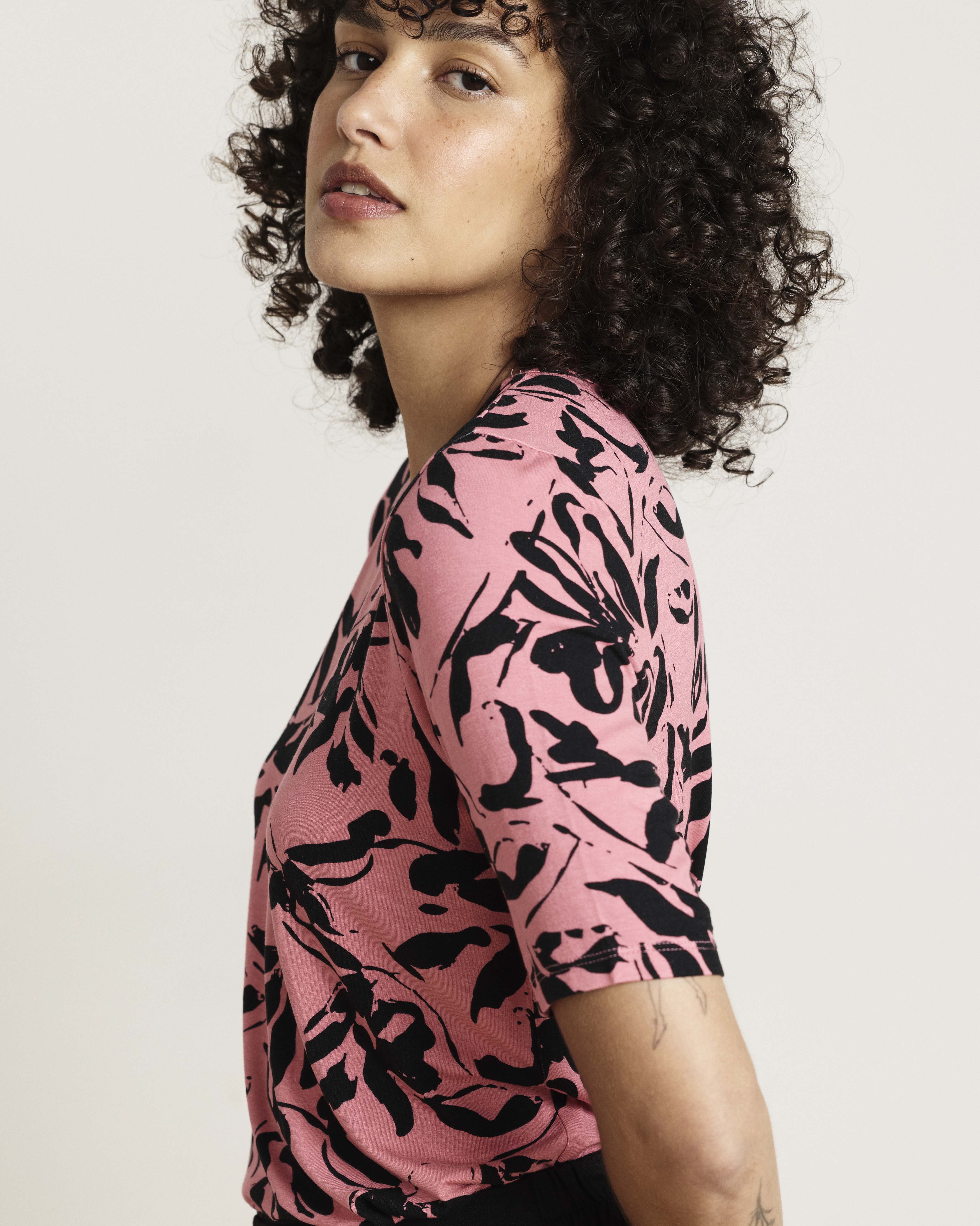 Lily Liquid Jersey Crew Neck Stovepipe Tee - Pink Sgraffito Print