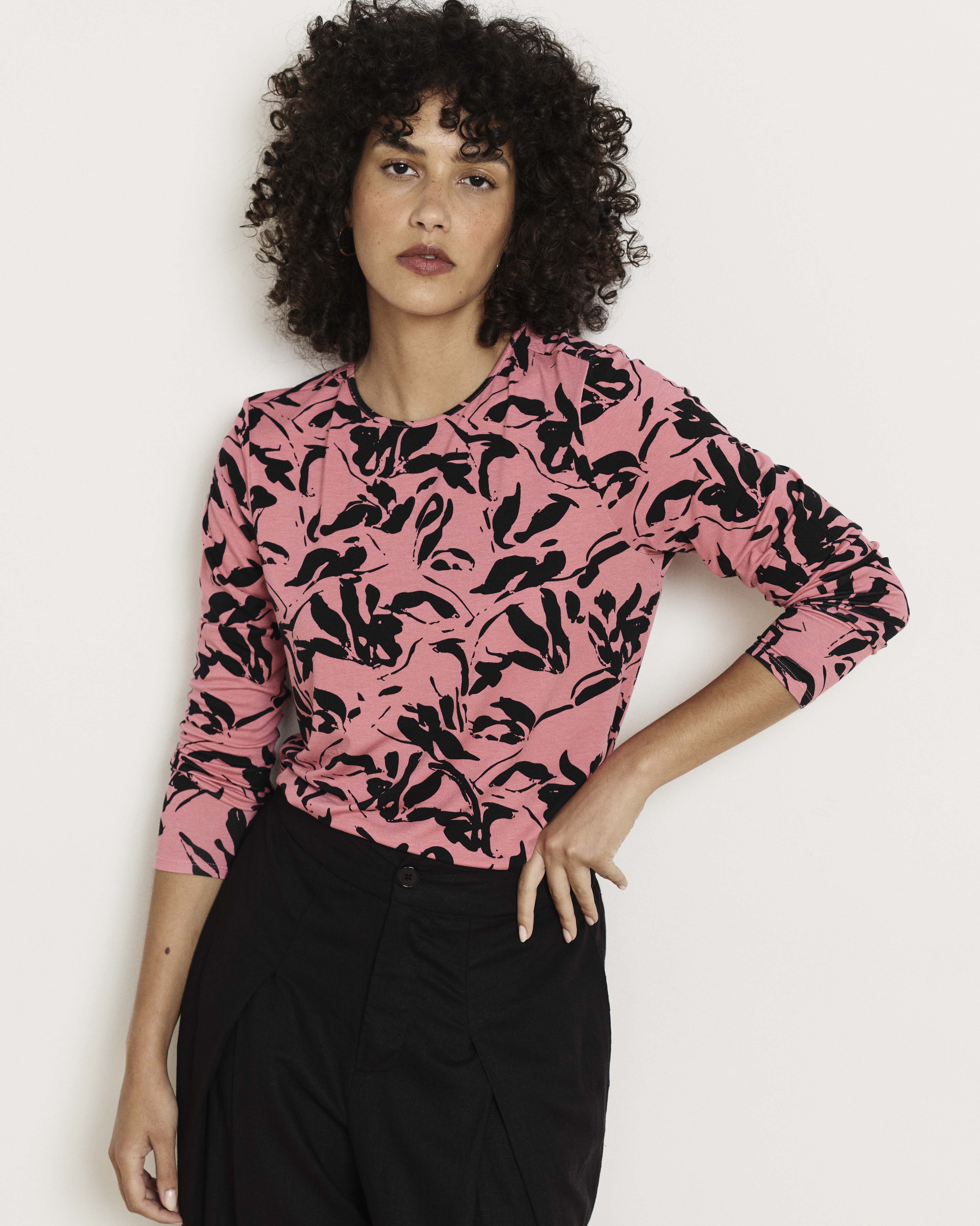 Joan Liquid Jersey Long Sleeve Top - Pink Sgraffito Print