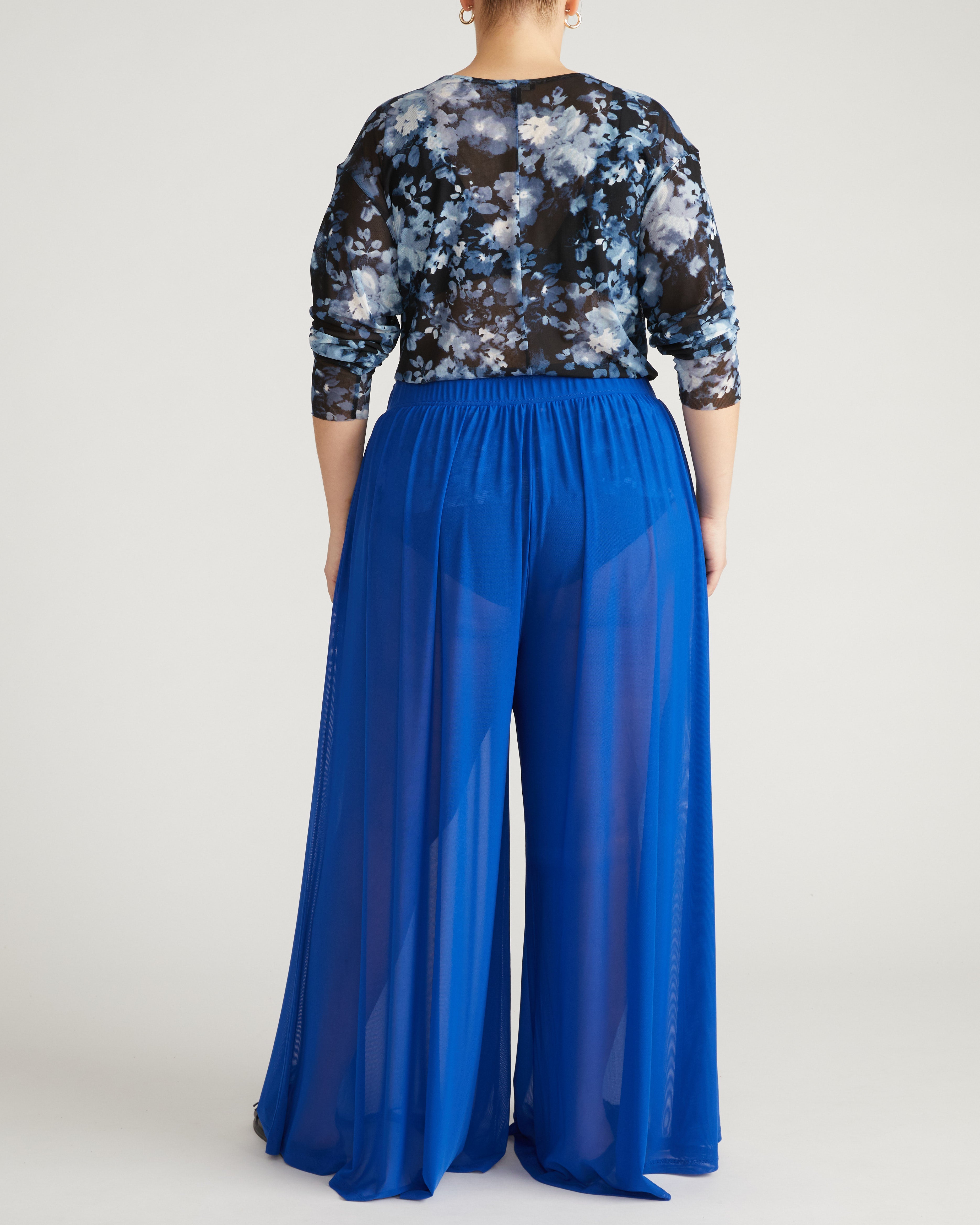Thames Fog Top - Tumbling Bouquet Print
