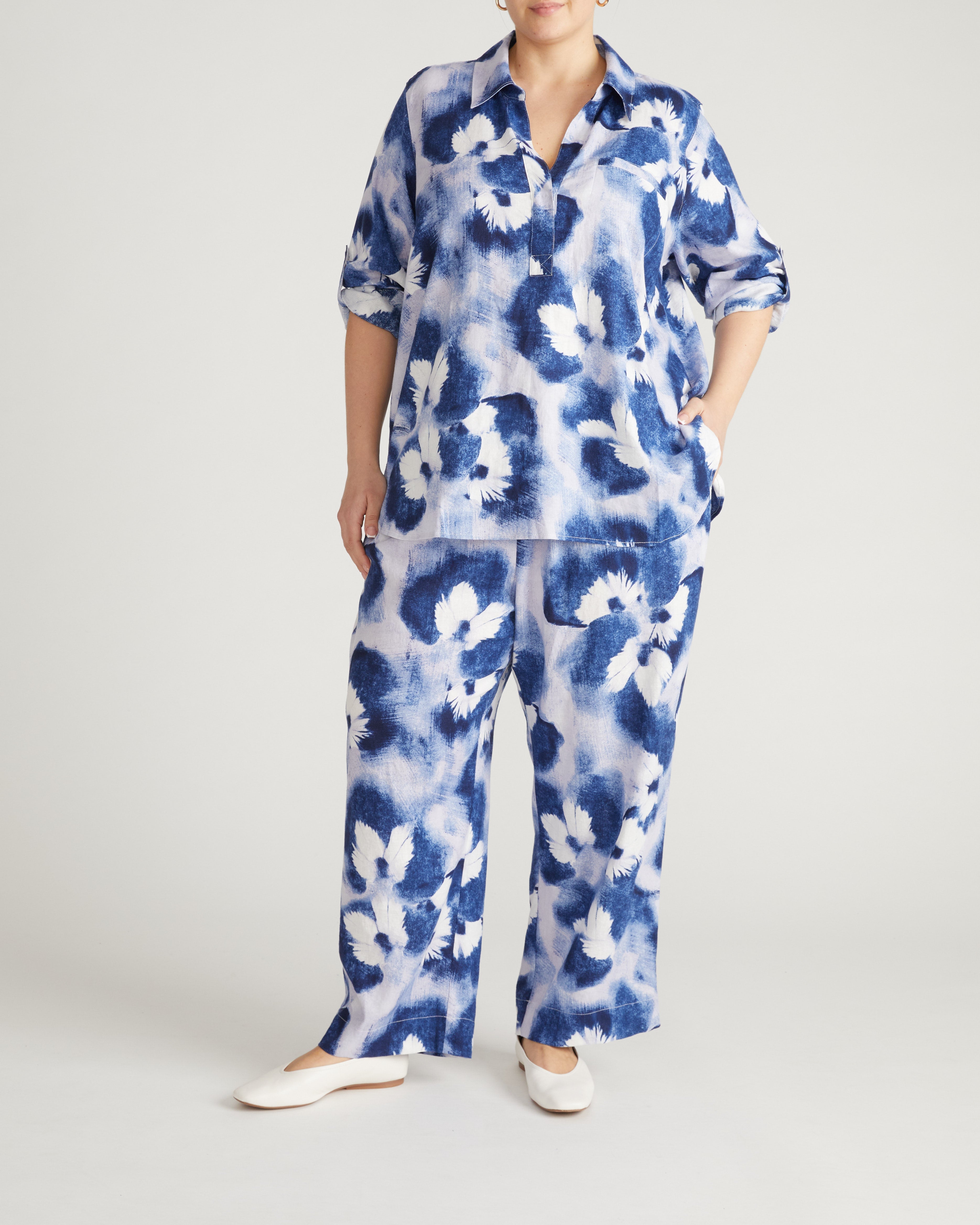 Iris Linen Blend Easy Pull-On Pants - Blue Pressed Flower Print