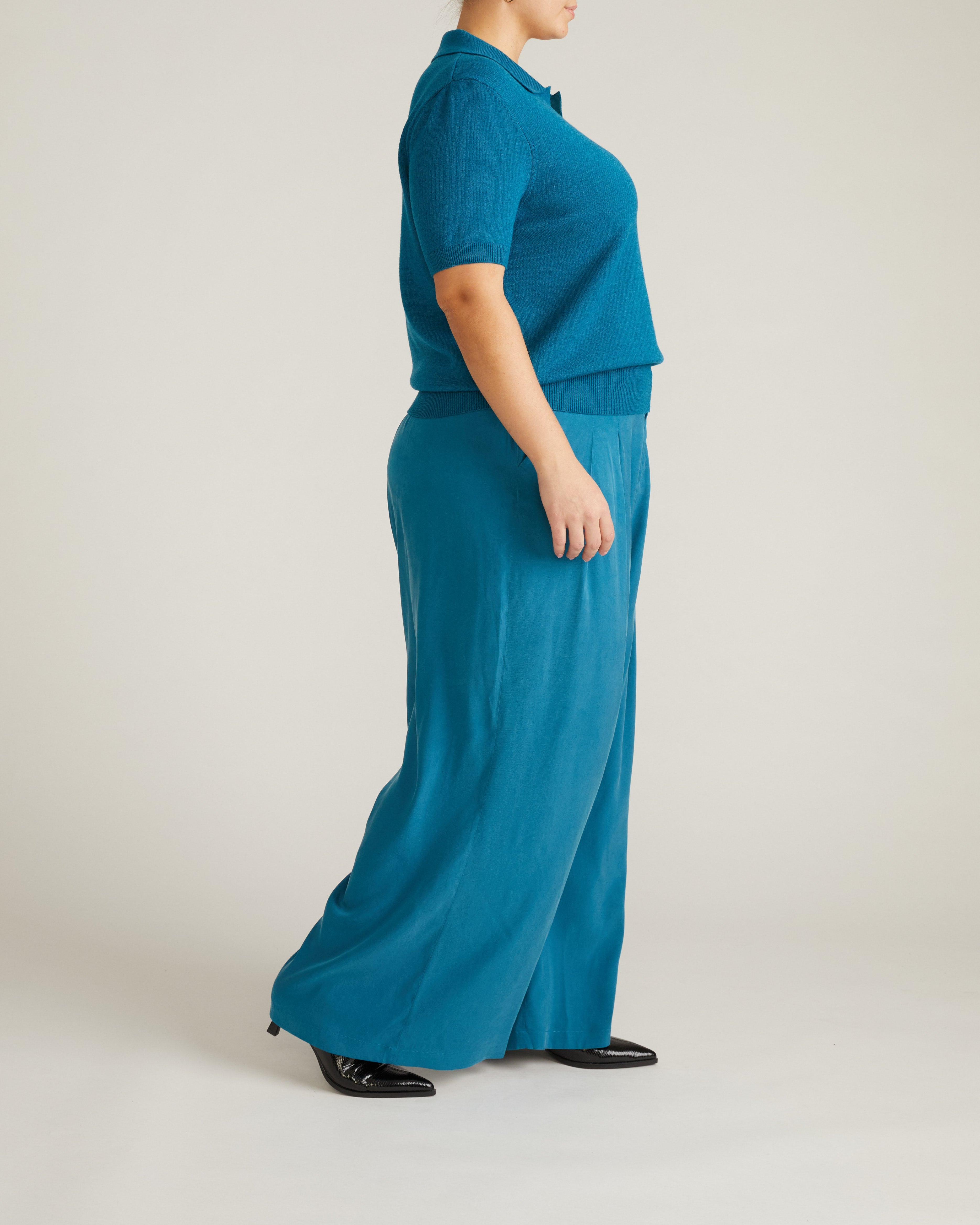 Savvy Fine Knit Short Sleeve Polo Sweater - Blue Beetle