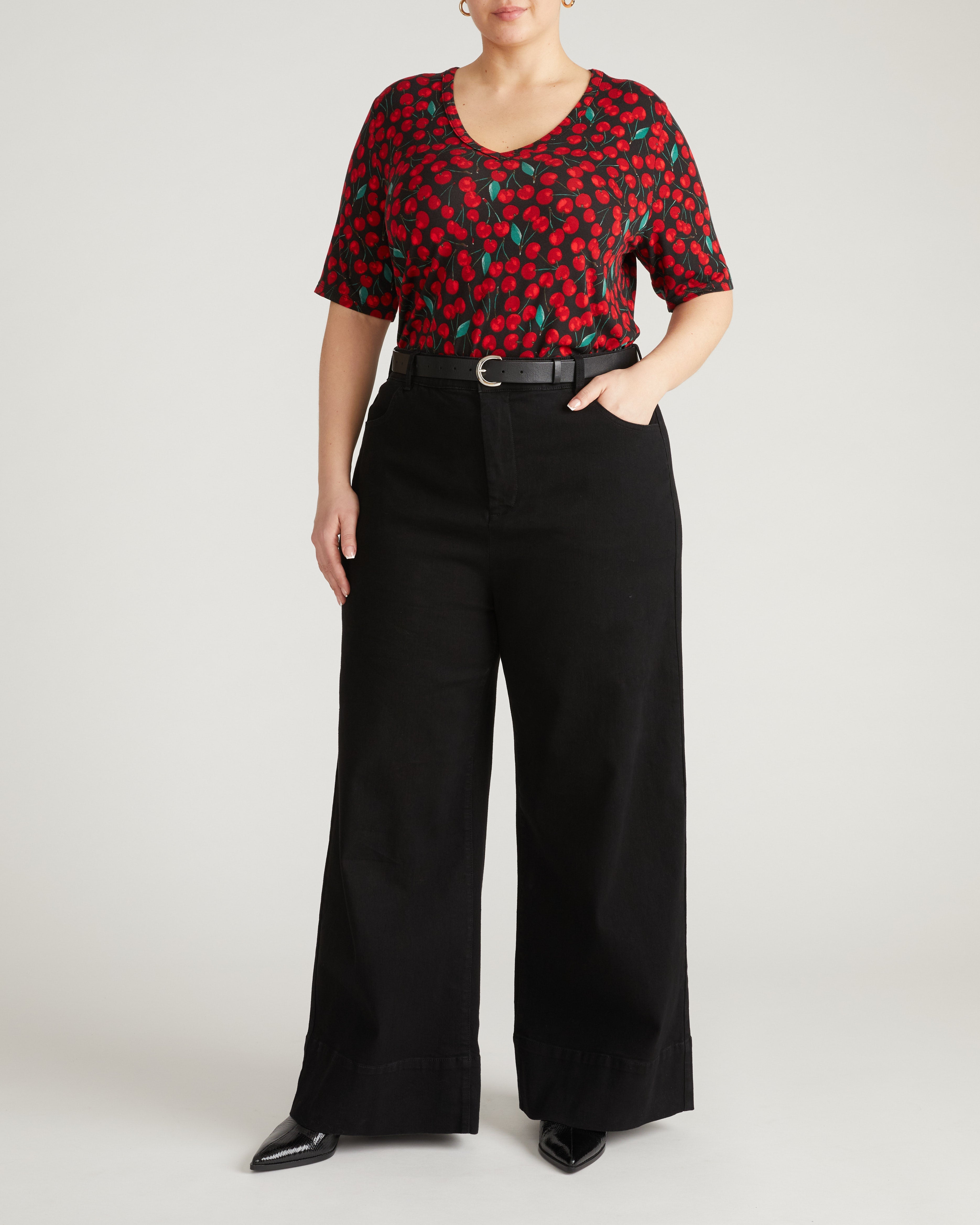 Lily Liquid Jersey V-Neck Stovepipe Tee - Very Cherry Print