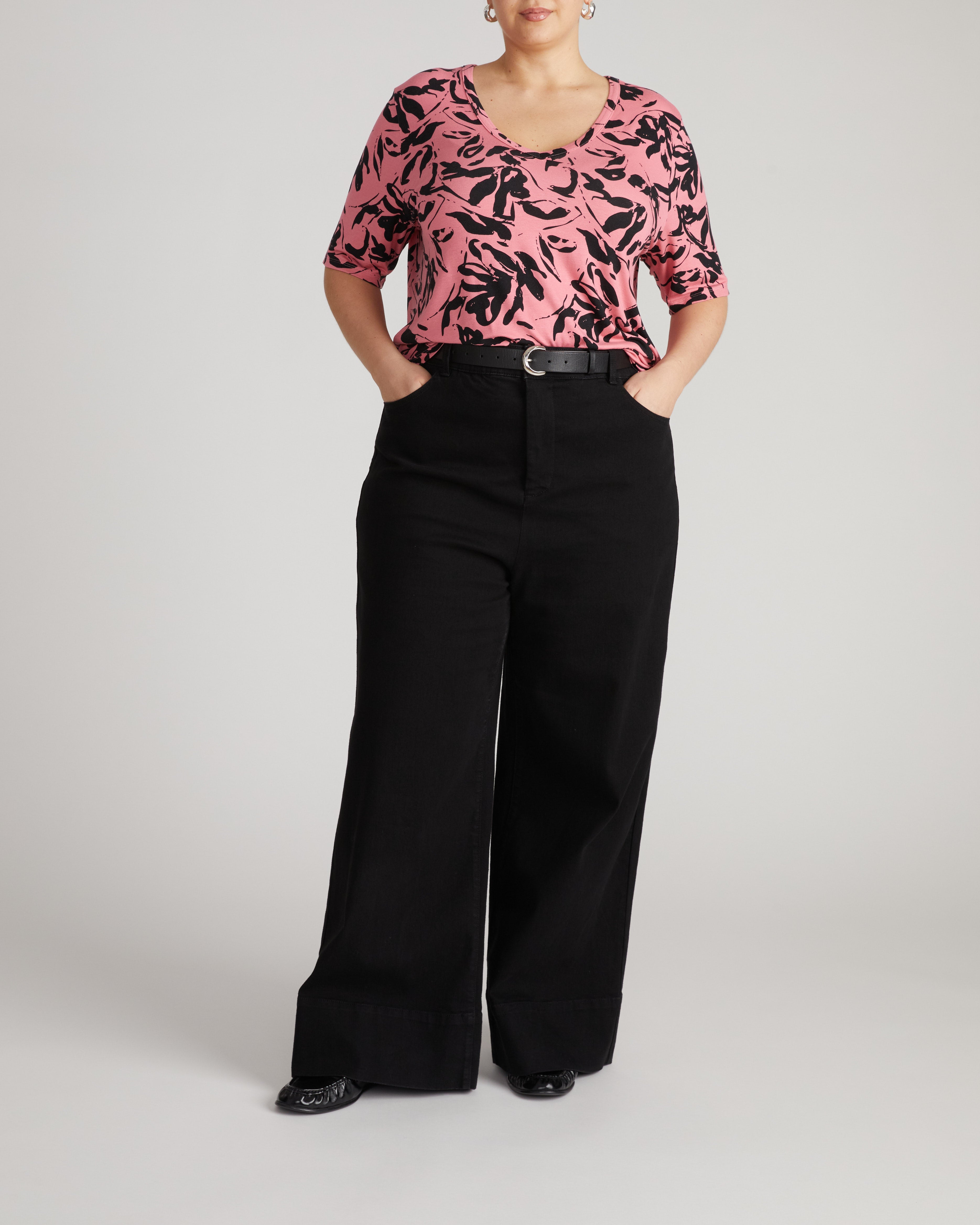 Lily Liquid Jersey V-Neck Stovepipe Tee - Pink Sgraffito Print