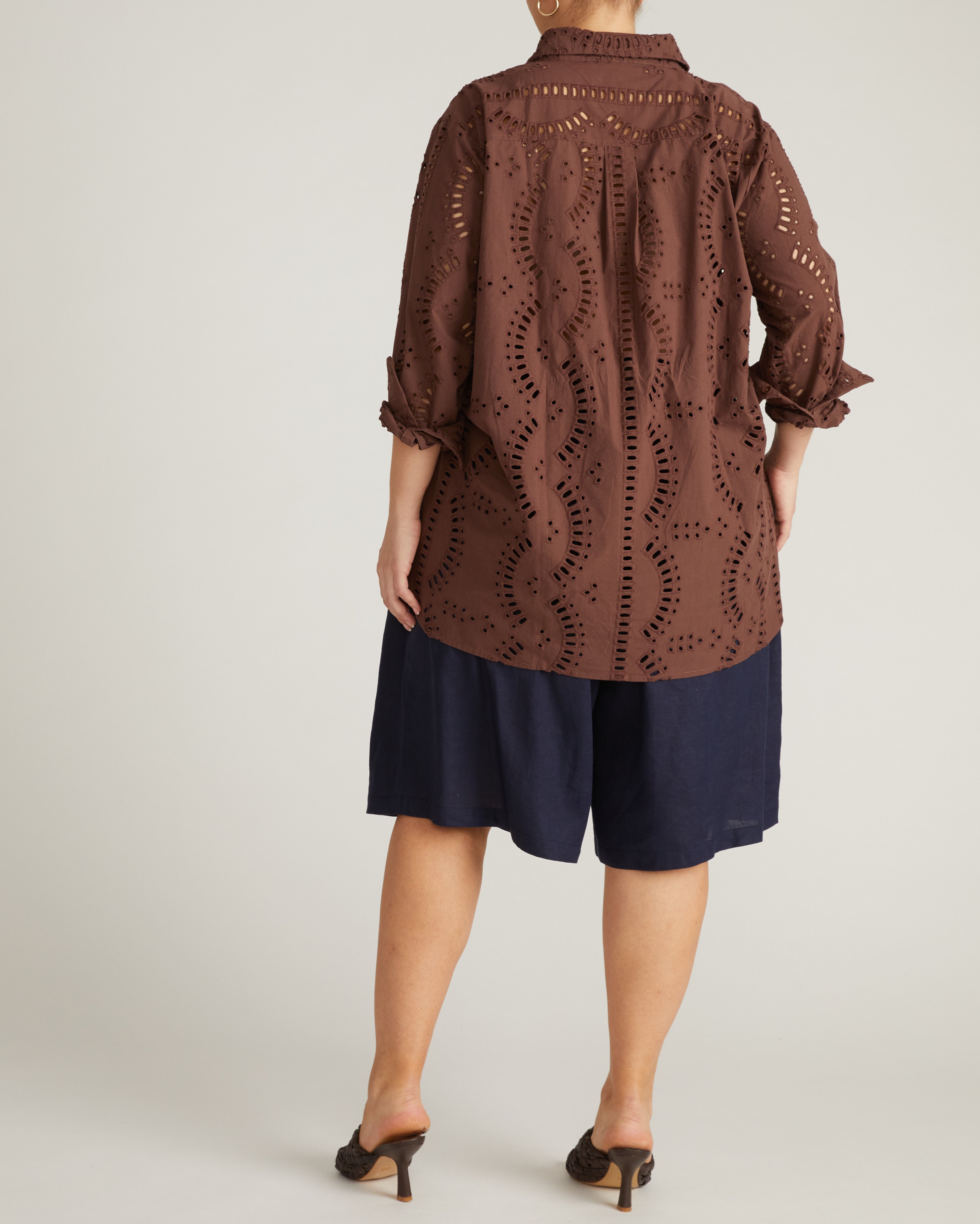 The Embroidered Artist Oversized Poplin Shirt - Peppercorn