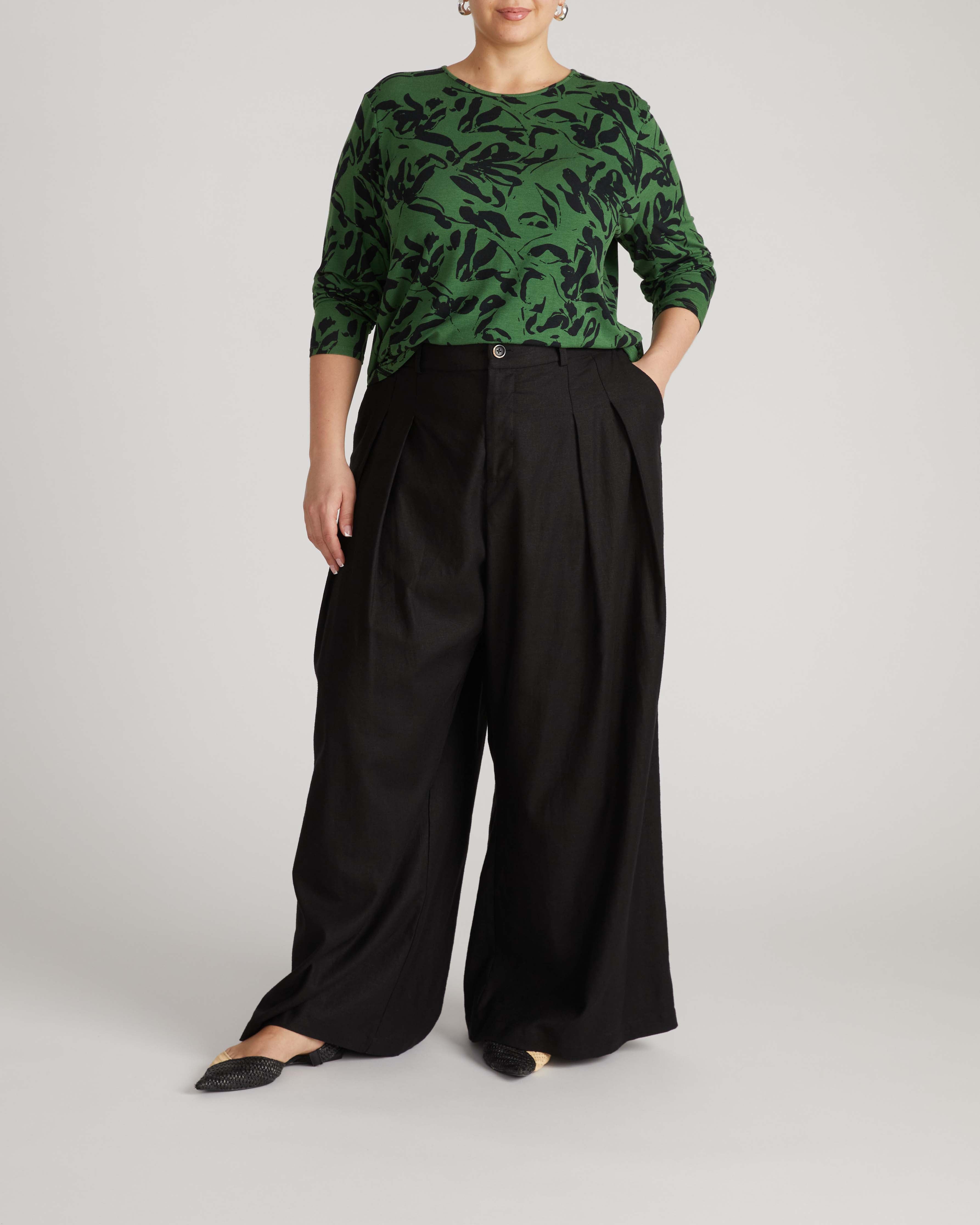 Joan Liquid Jersey Long Sleeve Top - Green Sgraffito Print