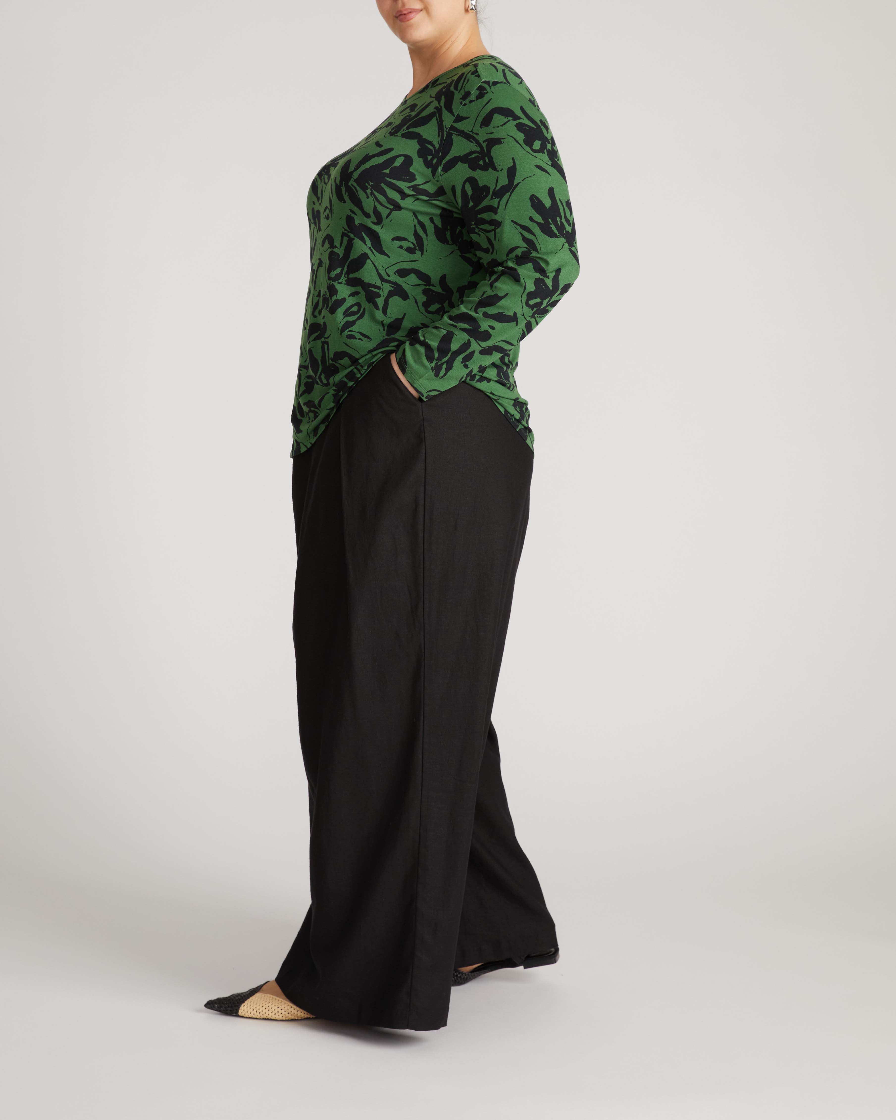 Joan Liquid Jersey Long Sleeve Top - Green Sgraffito Print