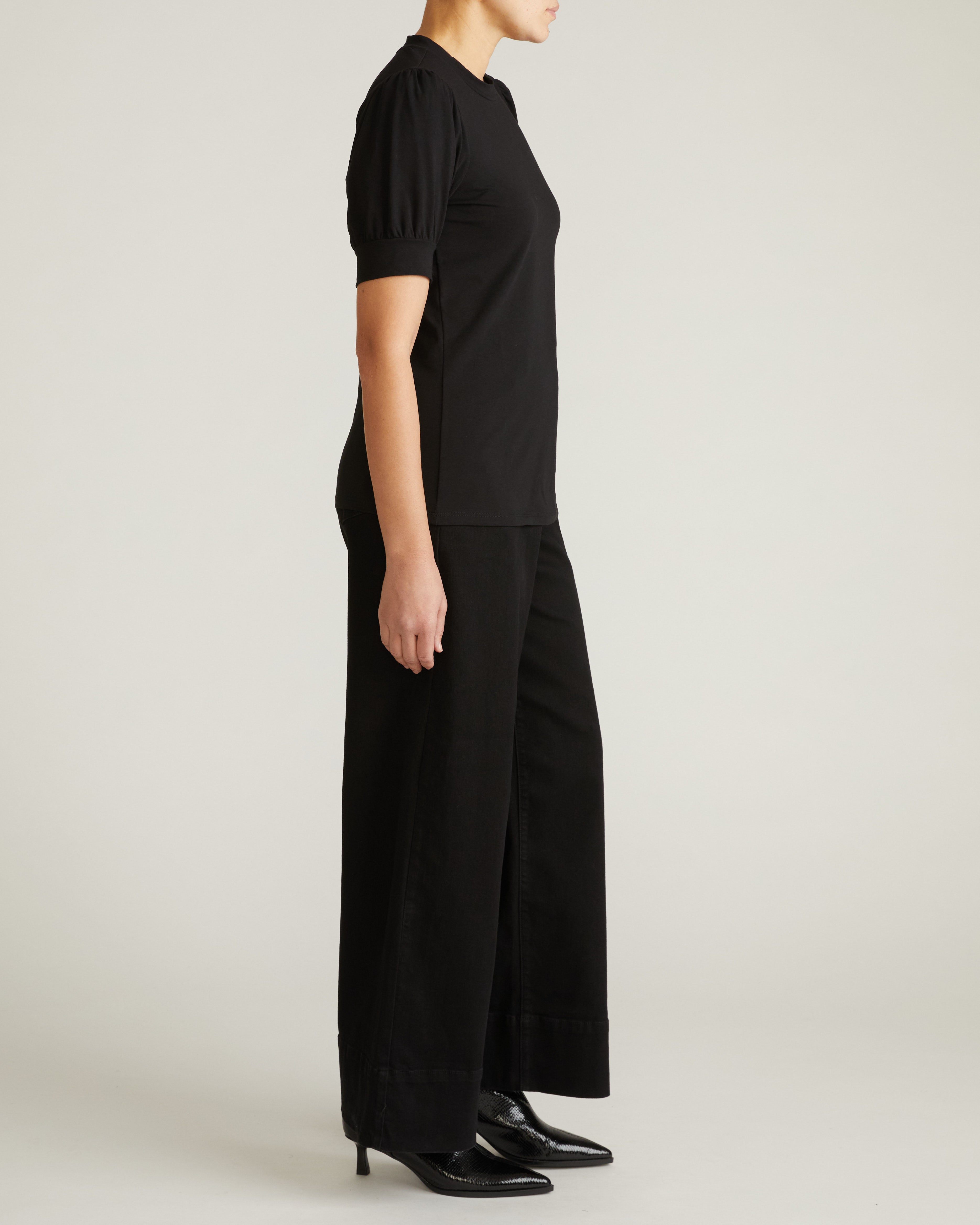 Pouf Sleeve Tee - Black