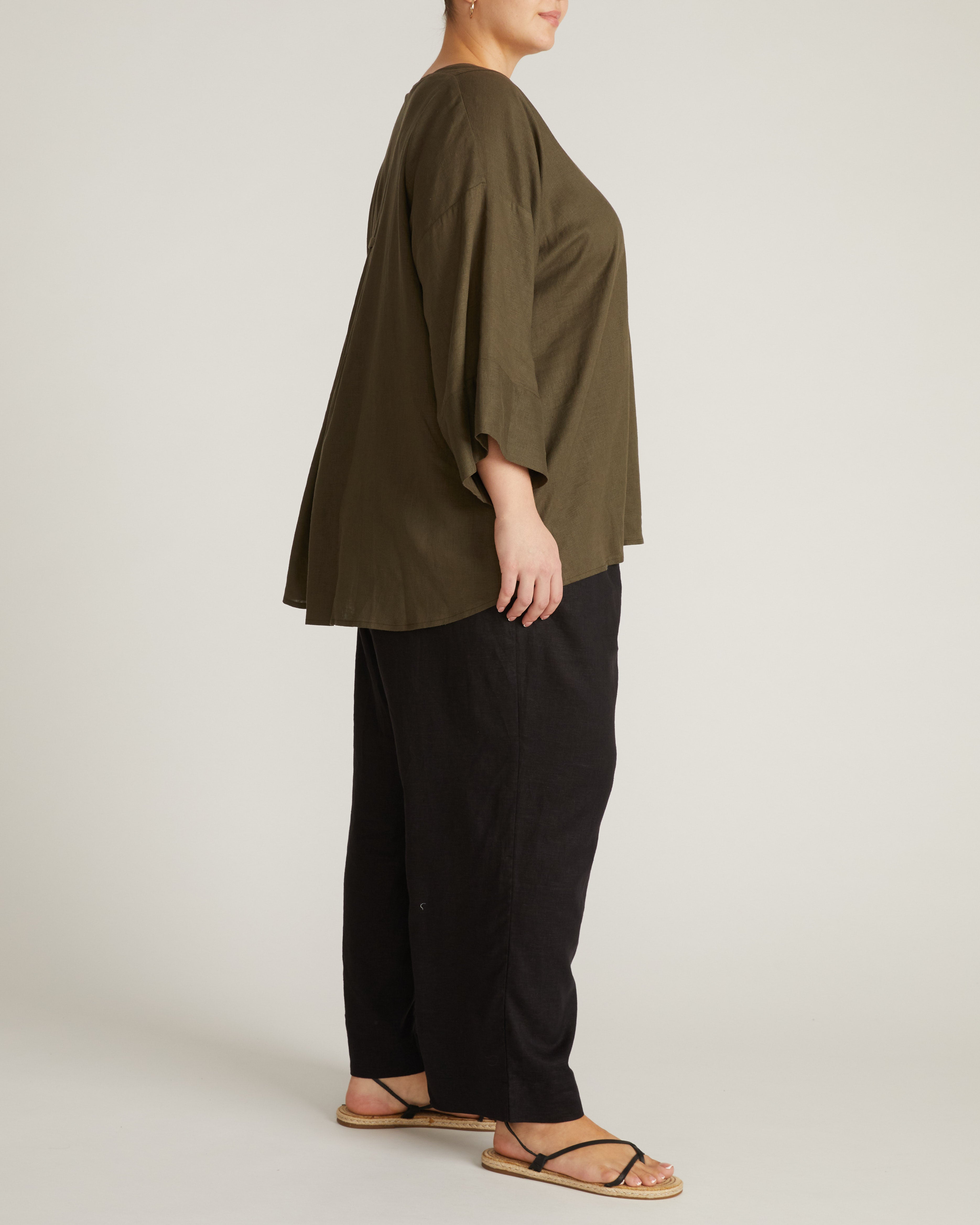 Elio V-Neck Linen Blend Top - Camo