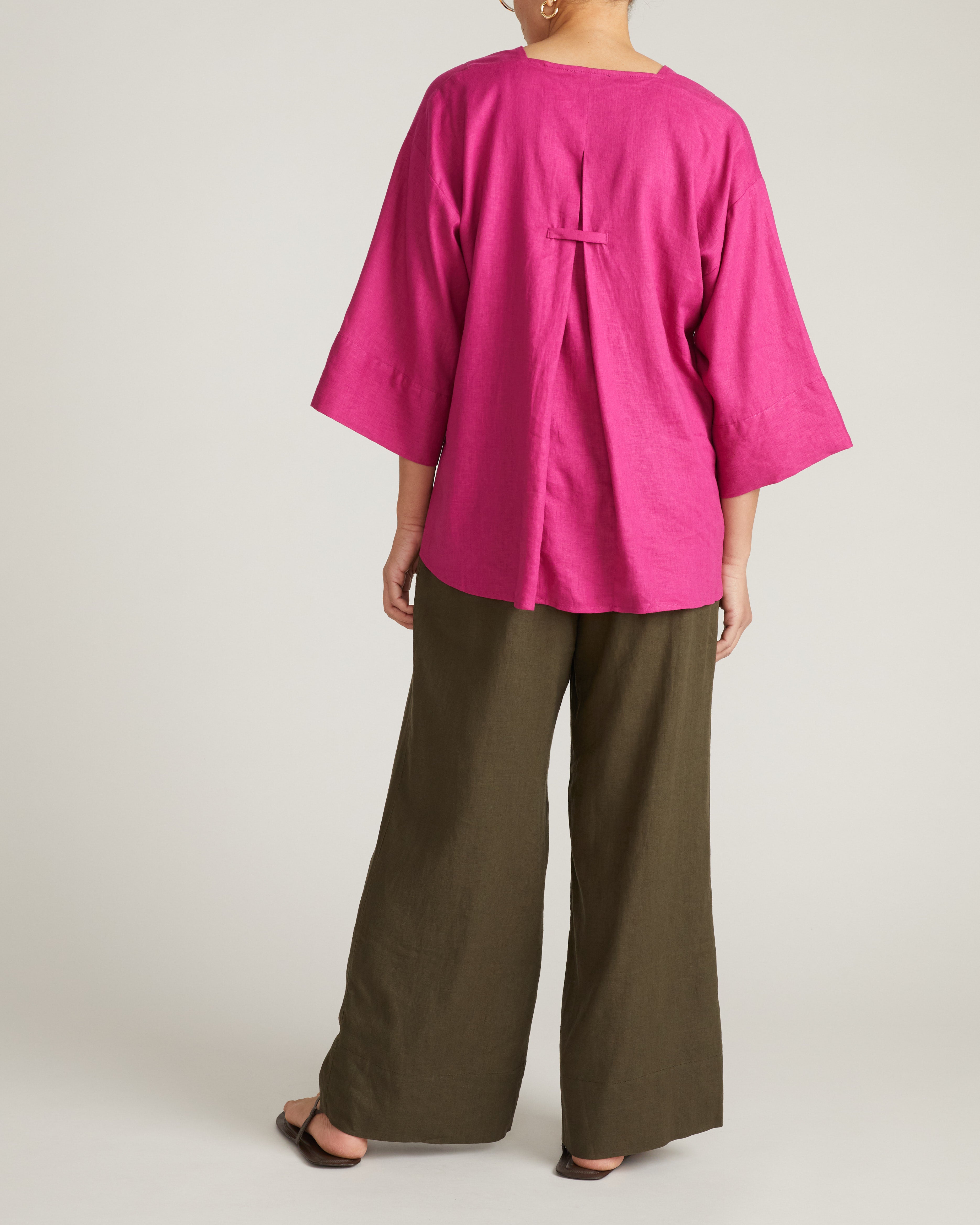 Elio V-Neck Linen Blend Top - Hyper Pink