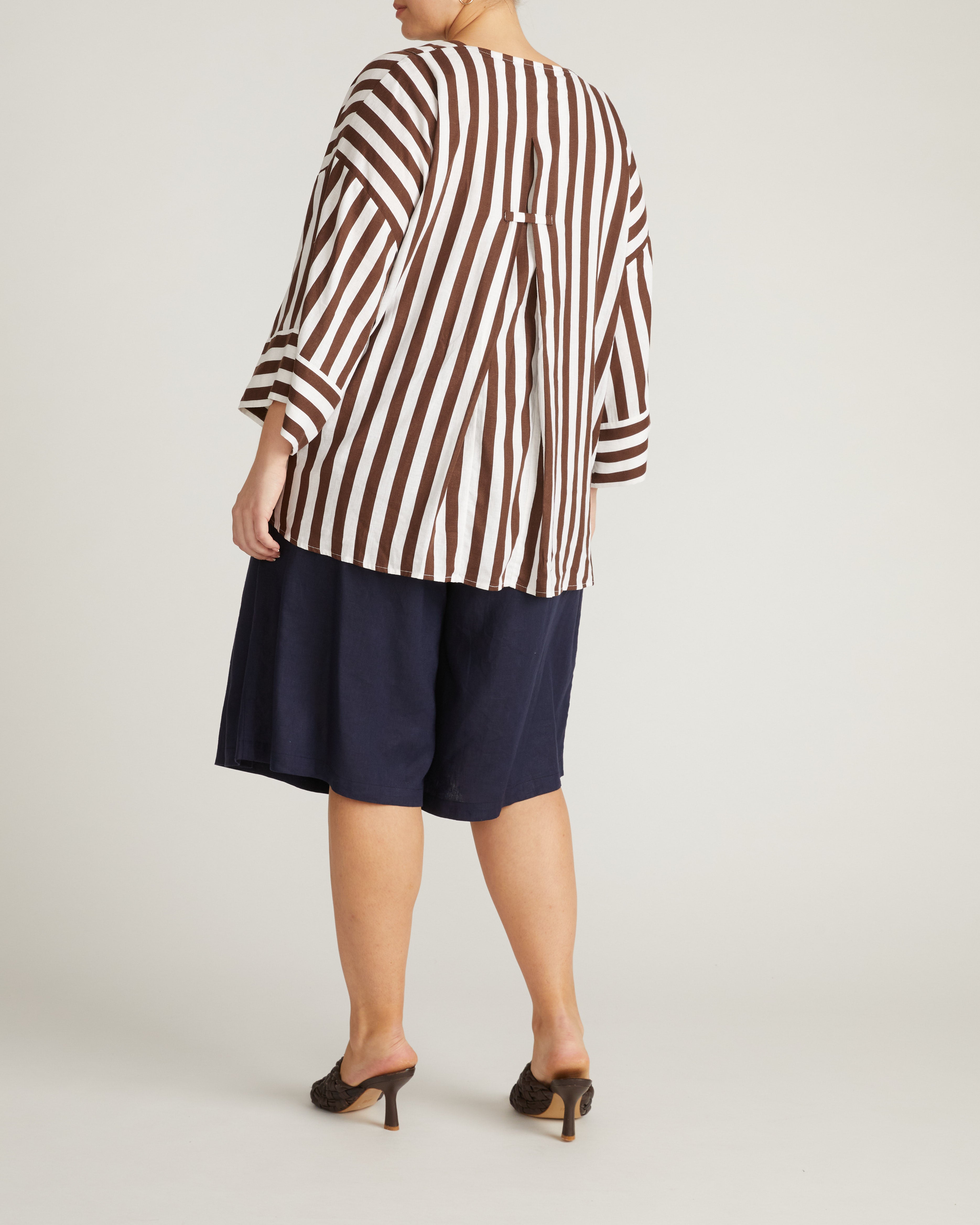 Elio V-Neck Linen Blend Top - Peppercorn Stripe