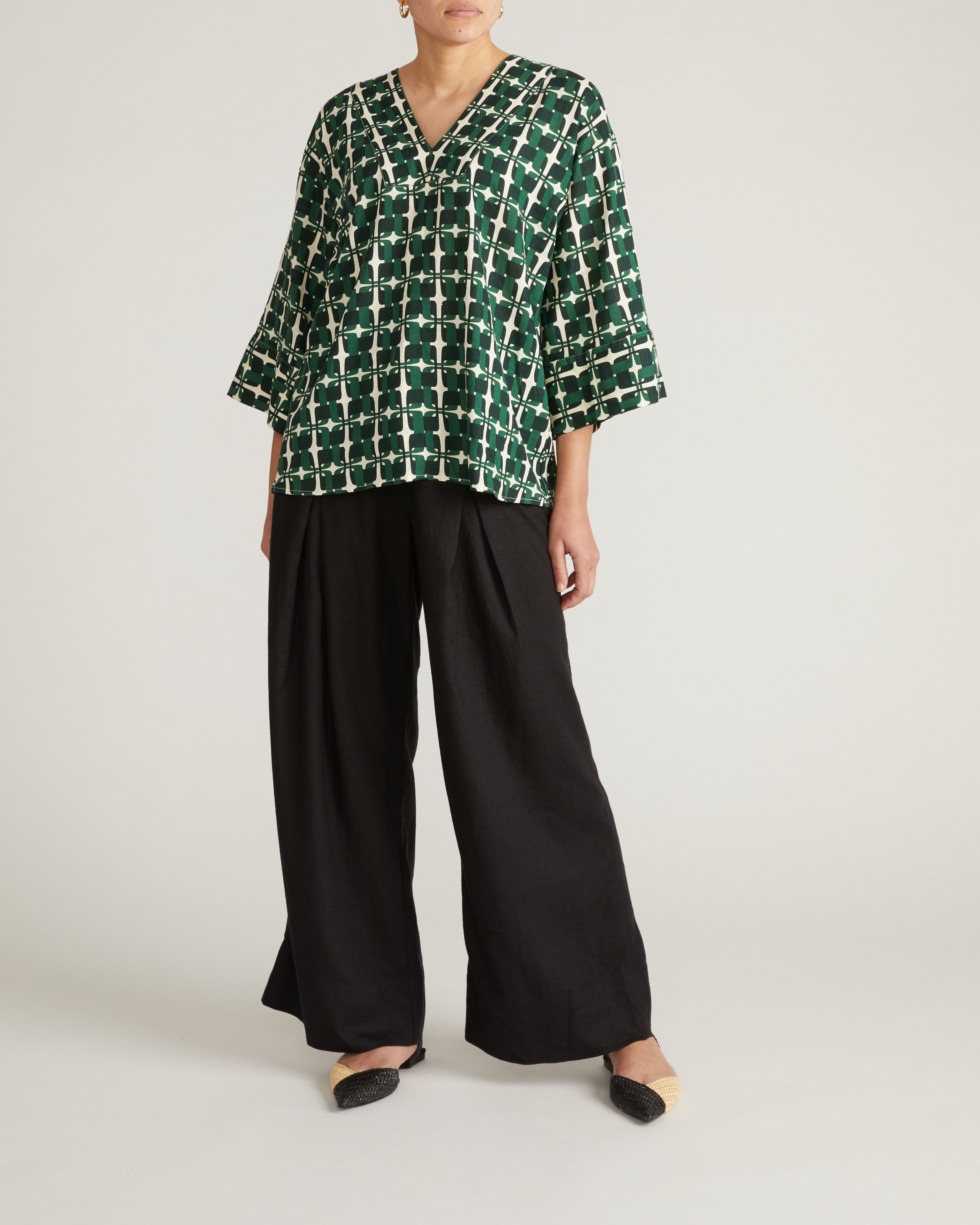 Elio V-Neck Linen Blend Top - Green Trellis Print
