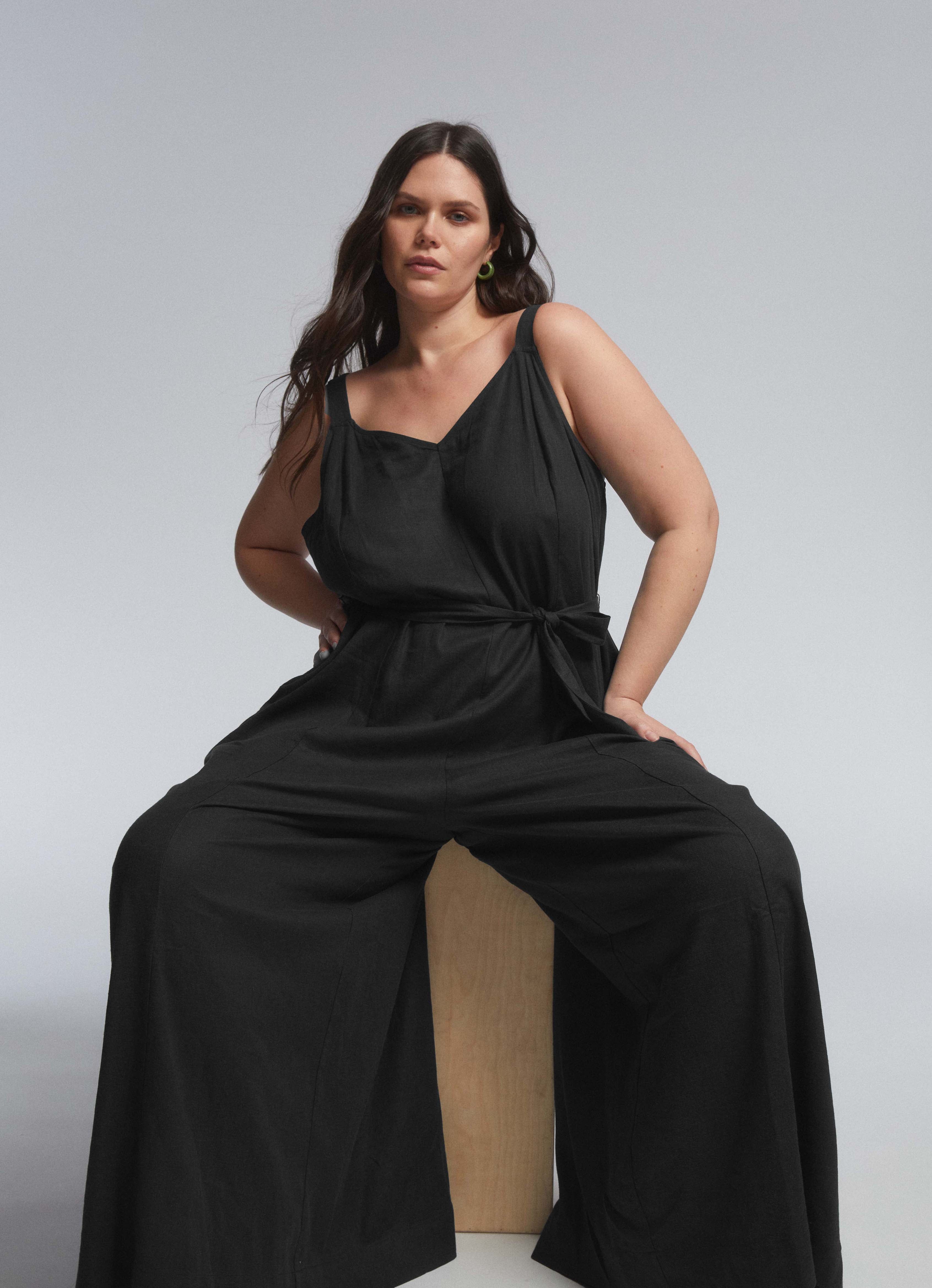 Promenade Linen Blend Jumpsuit - Black